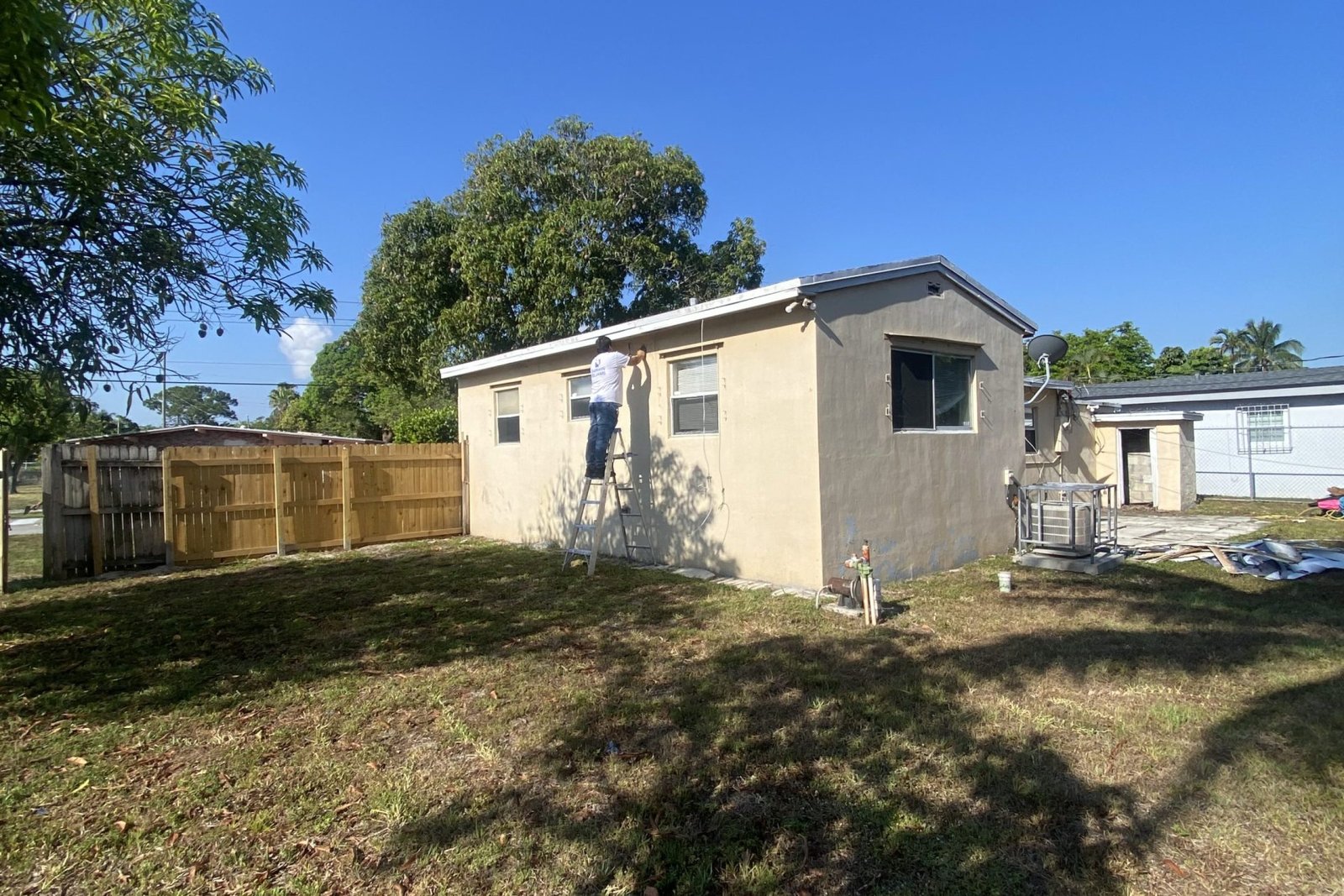 stucco-house-painting-contractor-lauderhill-fl.jpg